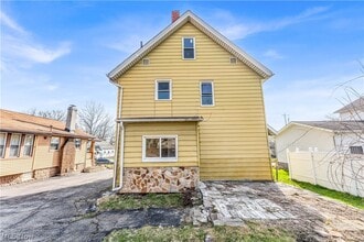 Building Photo - 516 Whitney Ave
