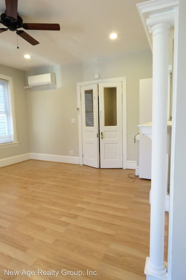 Building Photo - 5036 Cedar Ave