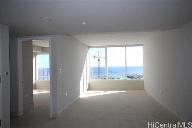 Building Photo - 1009 Kapiolani Blvd