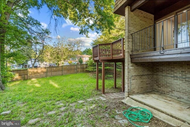 Building Photo - 4921 Sauquoit Ln