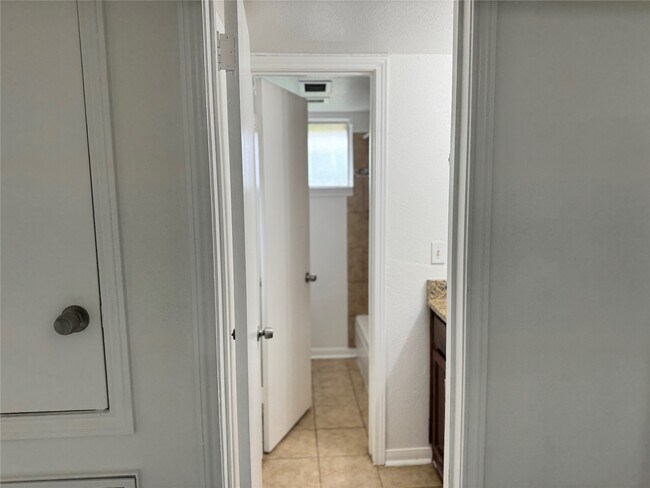 Foto del edificio - 10415 Sageburrow Dr