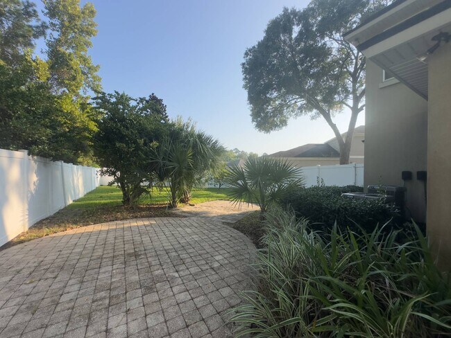 Foto del edificio - 15 Hunters Hollow Ct