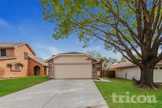 Building Photo - 5328 Waterford Dr