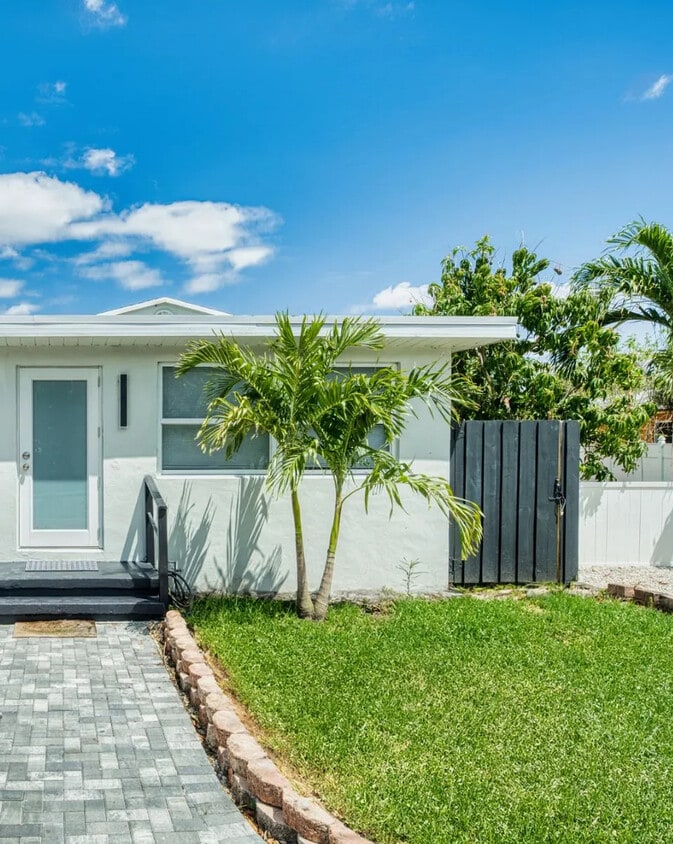 Foto principal - 719 NE 38th St