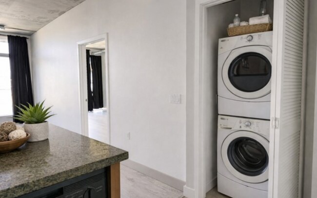 Foto del edificio - 1080 Park Blvd