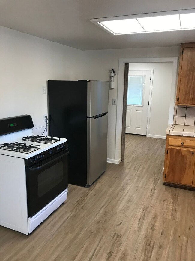 Foto del edificio - Updated 3 Bedroom 2 Bathroom Home in Paradise!