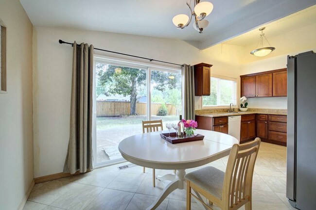 Foto del edificio - Great Home For Rent