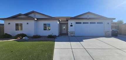 Building Photo - 818 Beach Ct