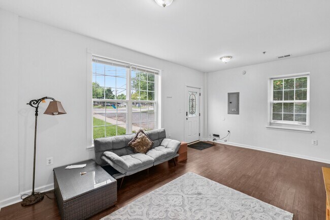 Foto del edificio - 4813 Calvert Rd