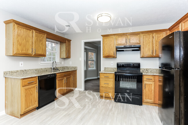 Building Photo - This 5 bedroom, 3.5 bathroom is sure to im...