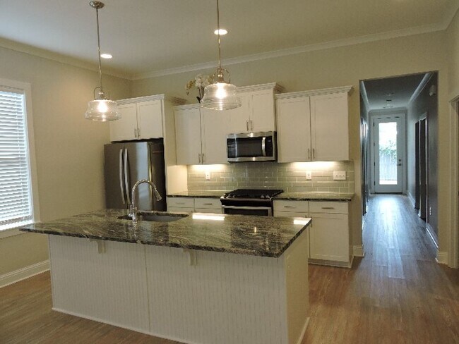 Foto del edificio - 6 YR old Modern Farmhouse designed 3BR/2BA Plus Office