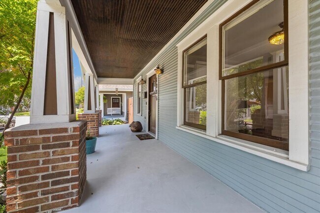 Building Photo - 1035 Walling St