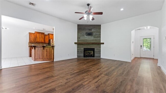 Building Photo - 410 Beasley Dr