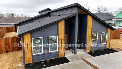 Building Photo - 2025 Stuart St