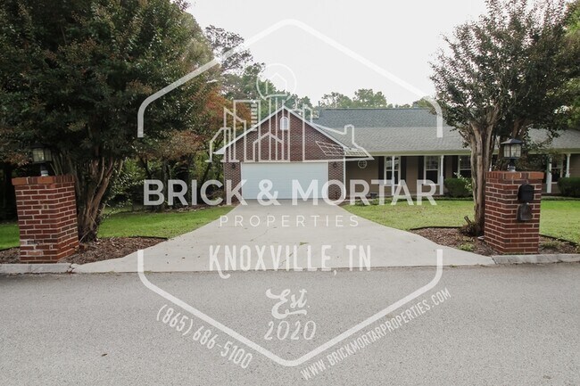 Building Photo - 808 Pioneer Dr