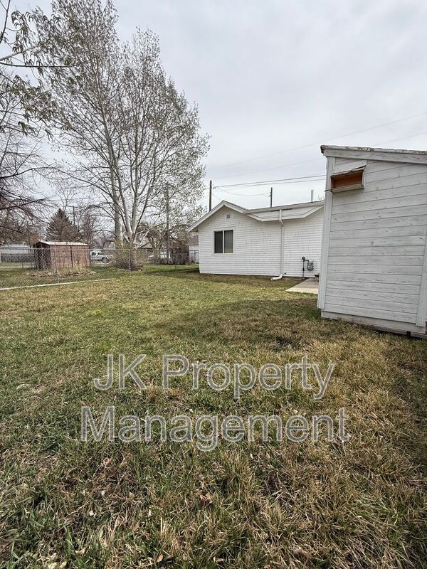 Building Photo - 1824 6th Ave N