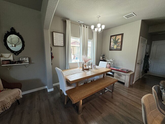 Building Photo - Modern 3-Bed, 3-Bath Townhome with Loft an...
