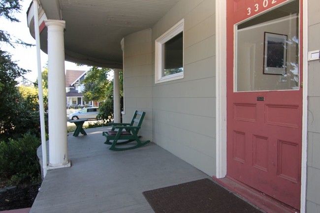 Building Photo - North Tacoma 2 Bedroom