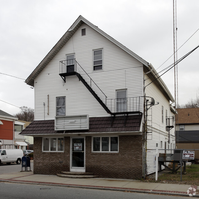 Building Photo - 936 Mineral Spring Ave