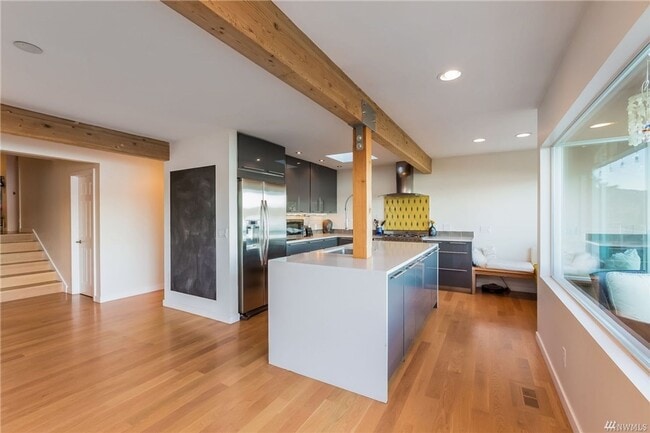 Building Photo - Stunning Lake Sammamish 50 Foot Waterfront...