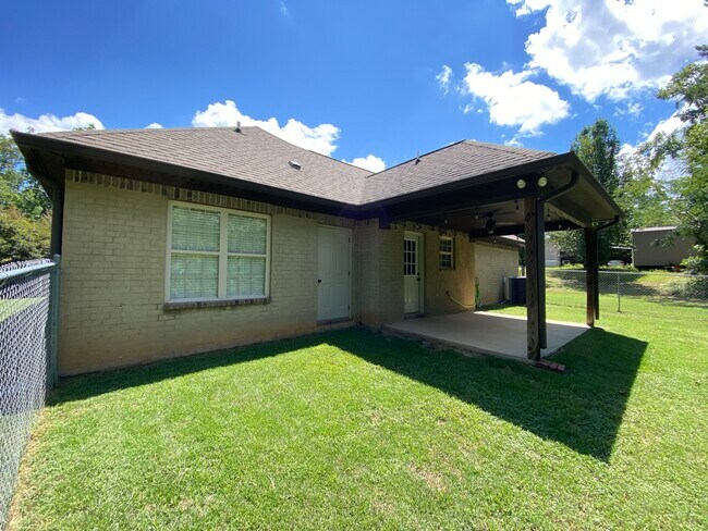 Foto del edificio - 5210 Red Valley Rd