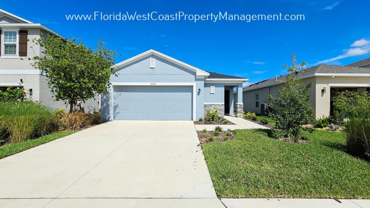 Primary Photo - LOVELY 3 BEDROOM/2 BATH PET FRIENDLY HOME!...