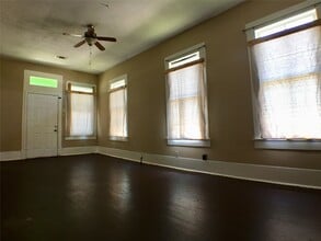 Building Photo - 3828 Avenue M 1/2