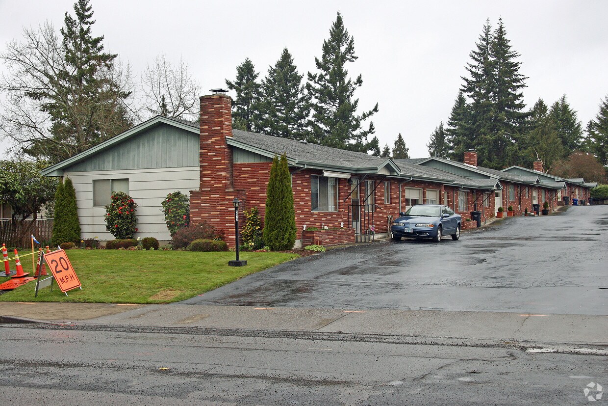 Building Photo - 313 SE Warner-Milne Rd