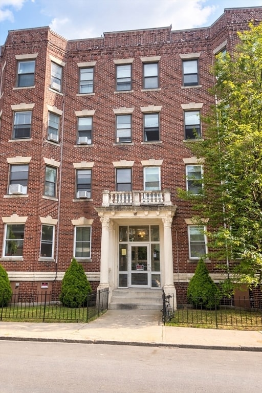 Building Photo - 86 Glenville Ave