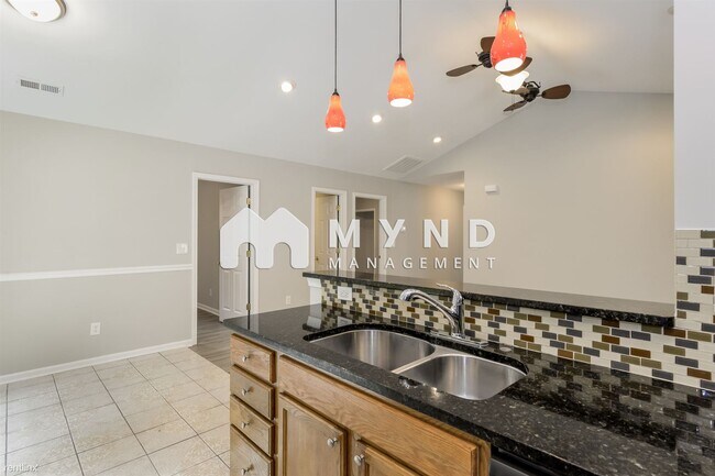Foto del edificio - 3 br, 2 bath House - 2703 Marmac Rd