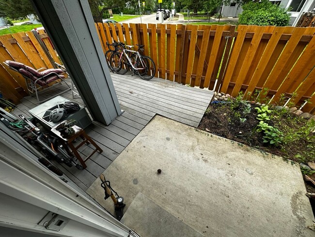 Building Photo - (2026 PRE-LEASING) Nicely maintained 2bd 1ba townhome in ideal location!  (Swimming POOL)