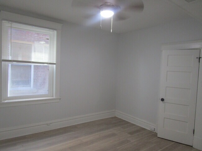 Foto del edificio - 5920 McPherson Ave