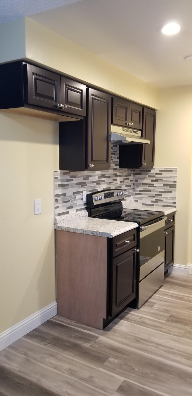 Building Photo - 307 Goya Dr