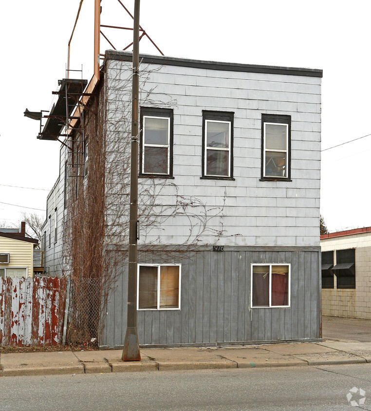 Building Photo - 976 Arcade St