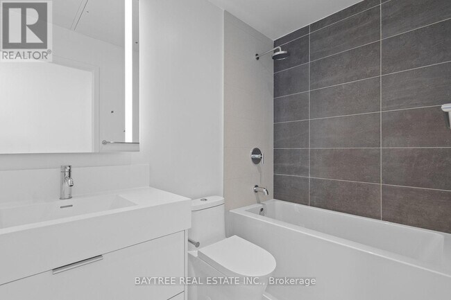 Building Photo - 308 Jarvis St