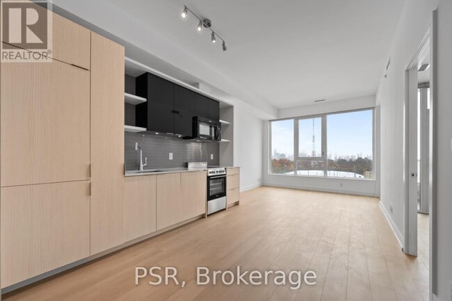 Building Photo - 6 Parkwood Ave