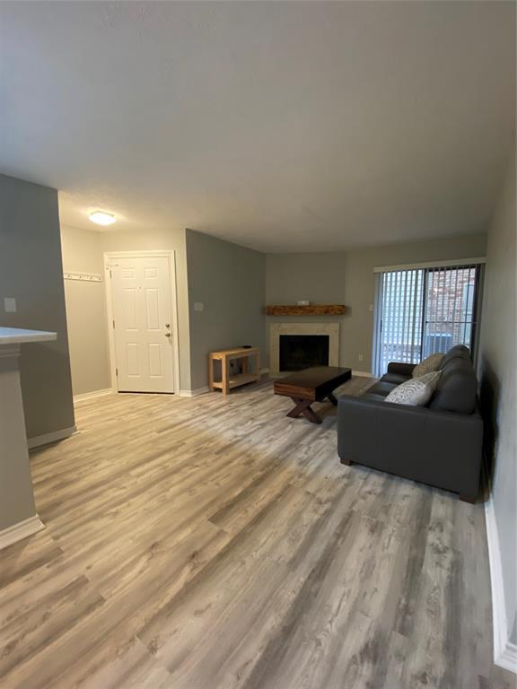 Building Photo - 11201 Lynbrook Dr