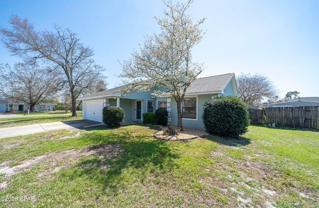 Building Photo - 307 Fan Palm Pl