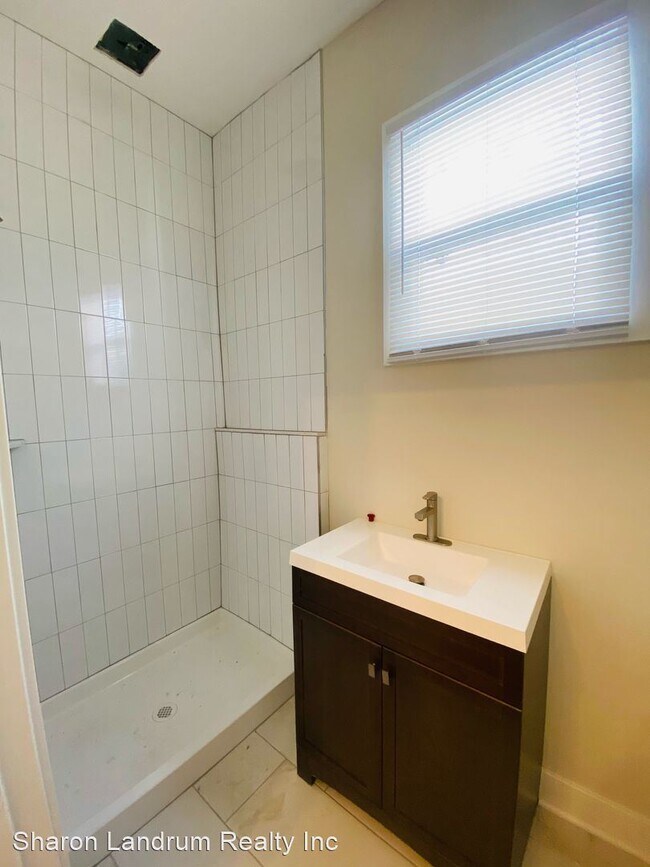 Building Photo - 3 br, 2 bath House - 1258 S. Preston