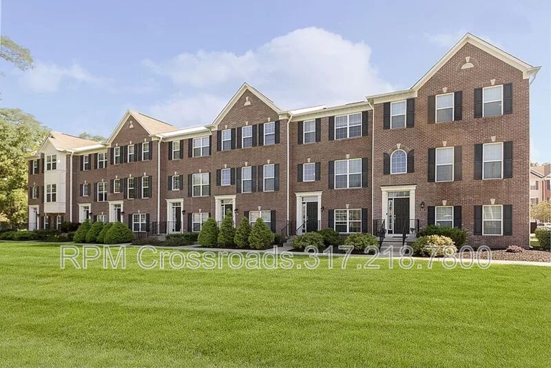 Foto principal - 9042 Mercer Dr