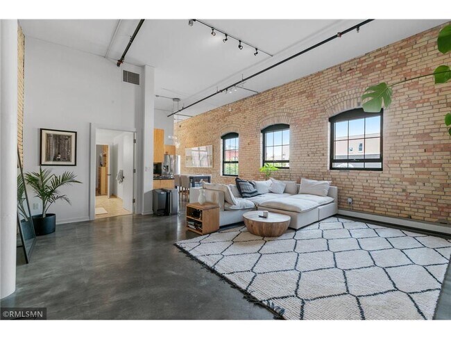 Foto del edificio - 404 N Washington Ave