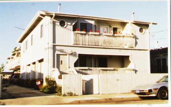 Building Photo - 22943 Sutro St
