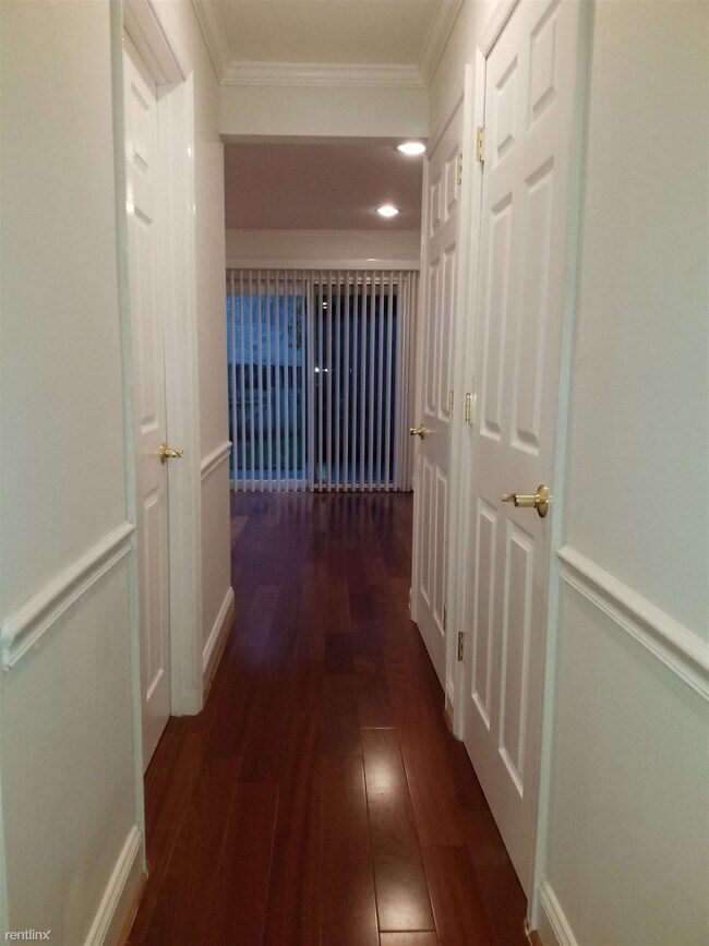 Building Photo - 3 br, 1.5 bath House - 9516 Tippett Ln