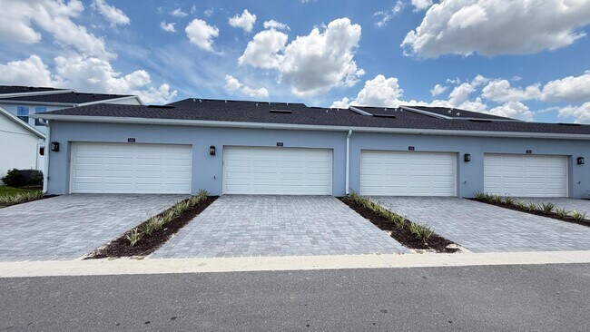 Building Photo - 1886 Falconhurst Ln