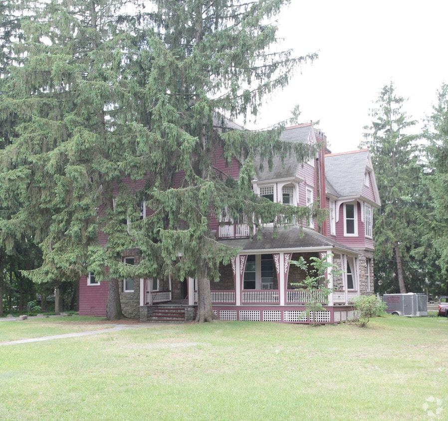 190 Ridge St, Glens Falls, NY 12801 Apartments in Glens Falls, NY