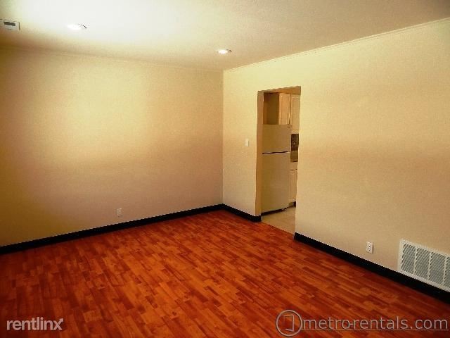 Building Photo - 2 br, 1 bath Townhome - 1130 King Ave