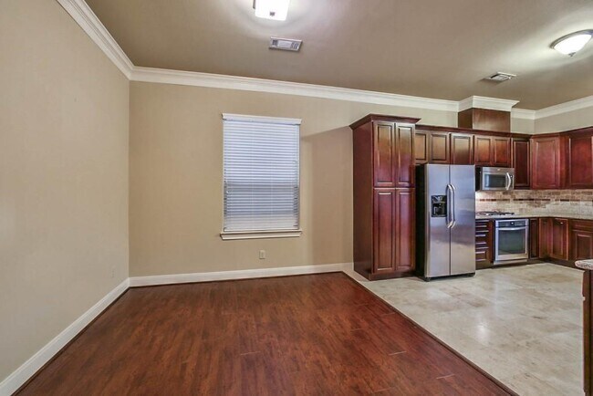 Building Photo - 11005 Upland River Dr