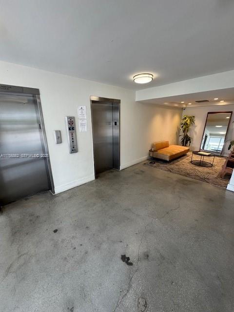 Foto del edificio - 7928 West Dr