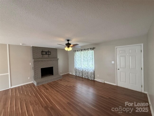 Building Photo - 4712 Jamee Dr