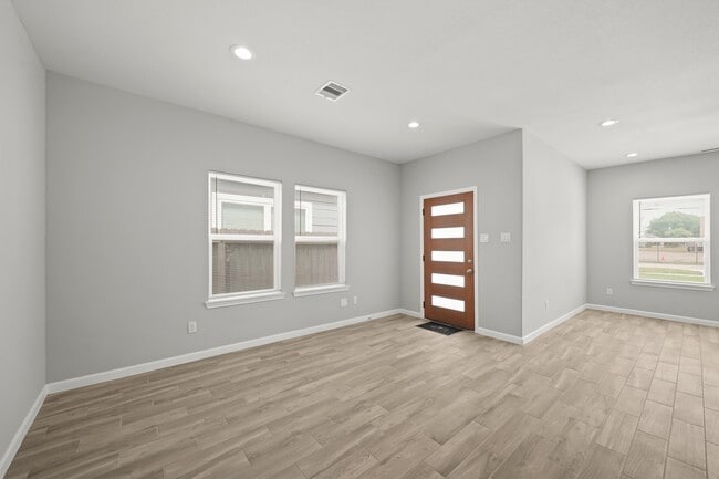 Building Photo - 4338 Brinkley St